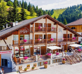 Гостиница Hotel Grizzly  Фольгария